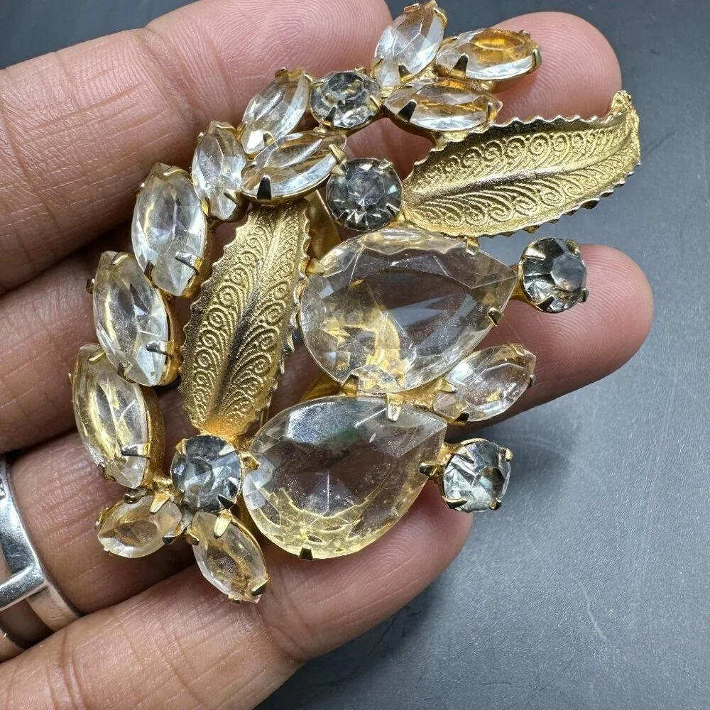Vintage Clear Rhinestone Brooch Gold Tone Textured Leaf Pear Navette Pin